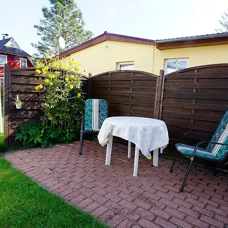 Landt, Erika Apartman *